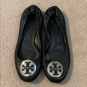 Tory Burch Reva. Black with silver logo. 7M